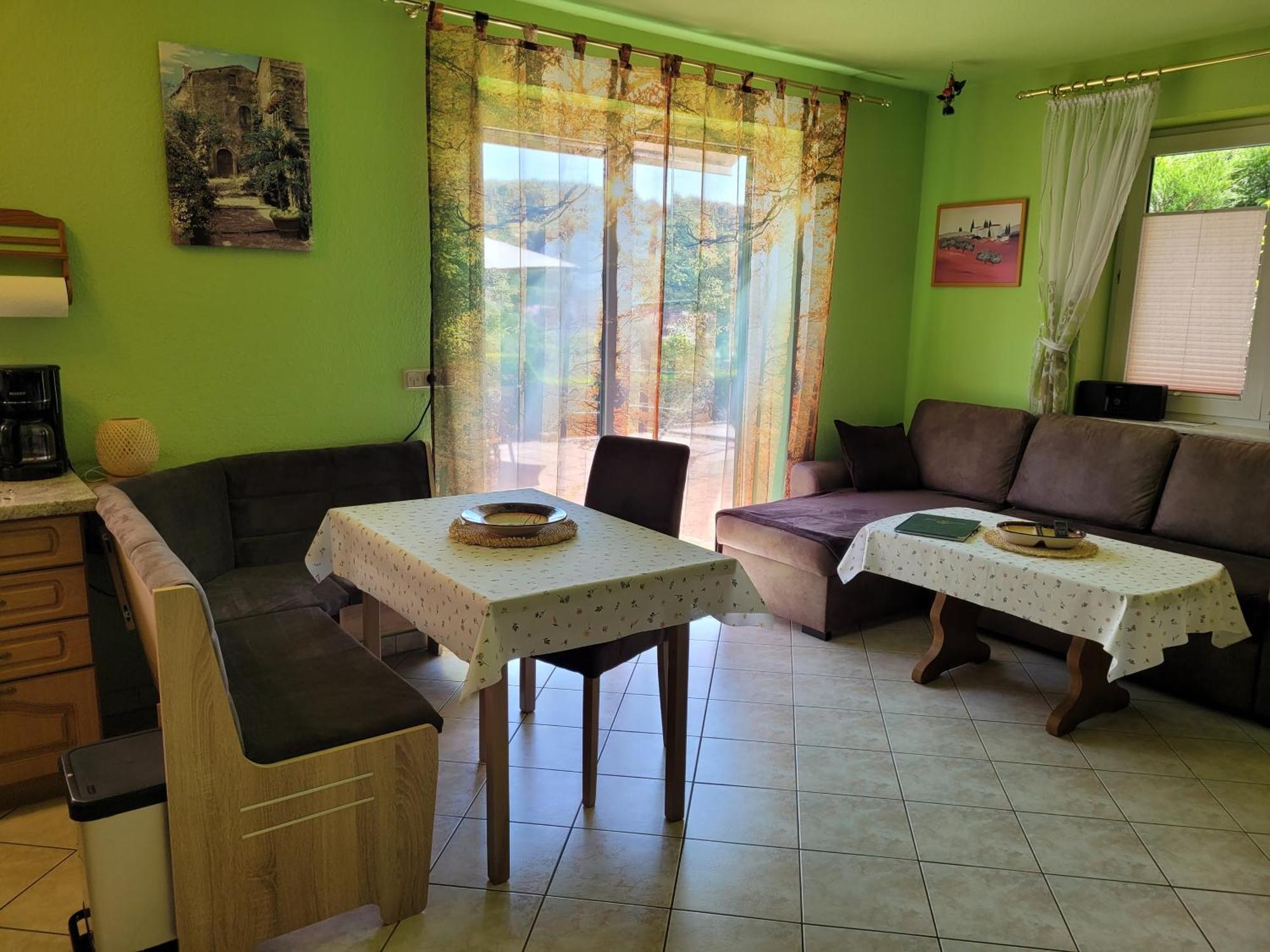 Panorama Apartment *